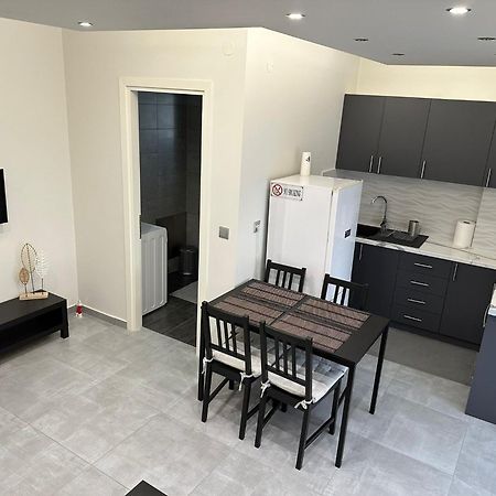 Apartament Όμορφο Δυάρι Με Βεράντα.! Kalamata Zewnętrze zdjęcie